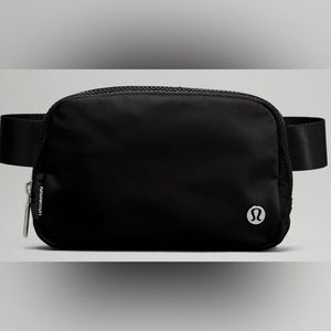 Lululemn Everywhere Belt Bag 1L Black